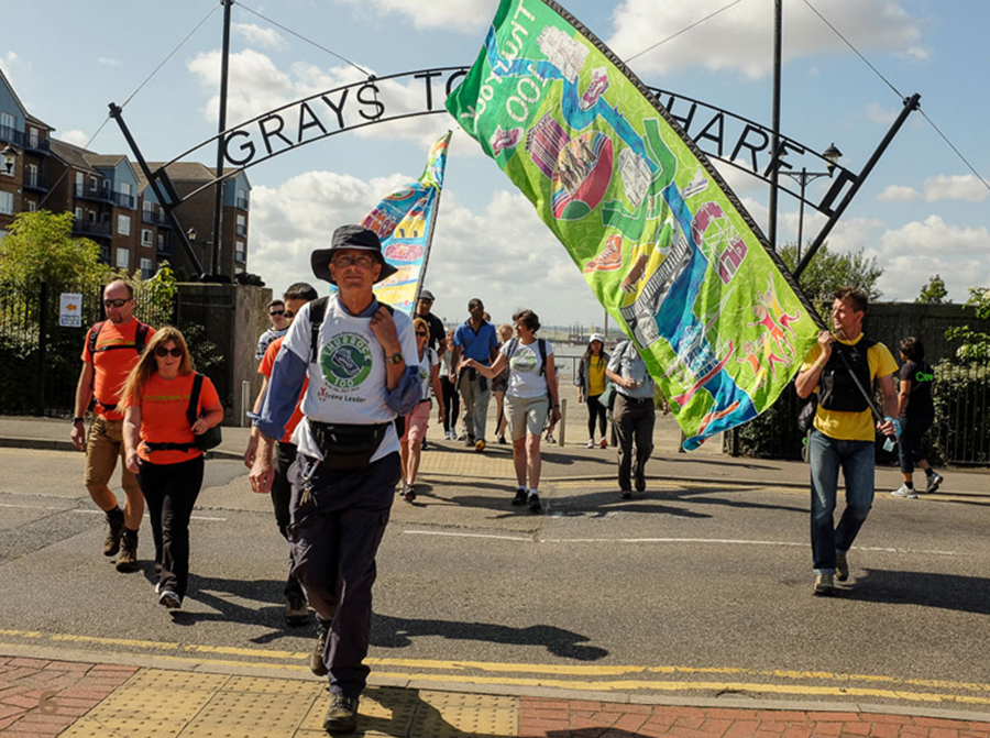 2015 Day 10 Peter Woodard leads us into Grays